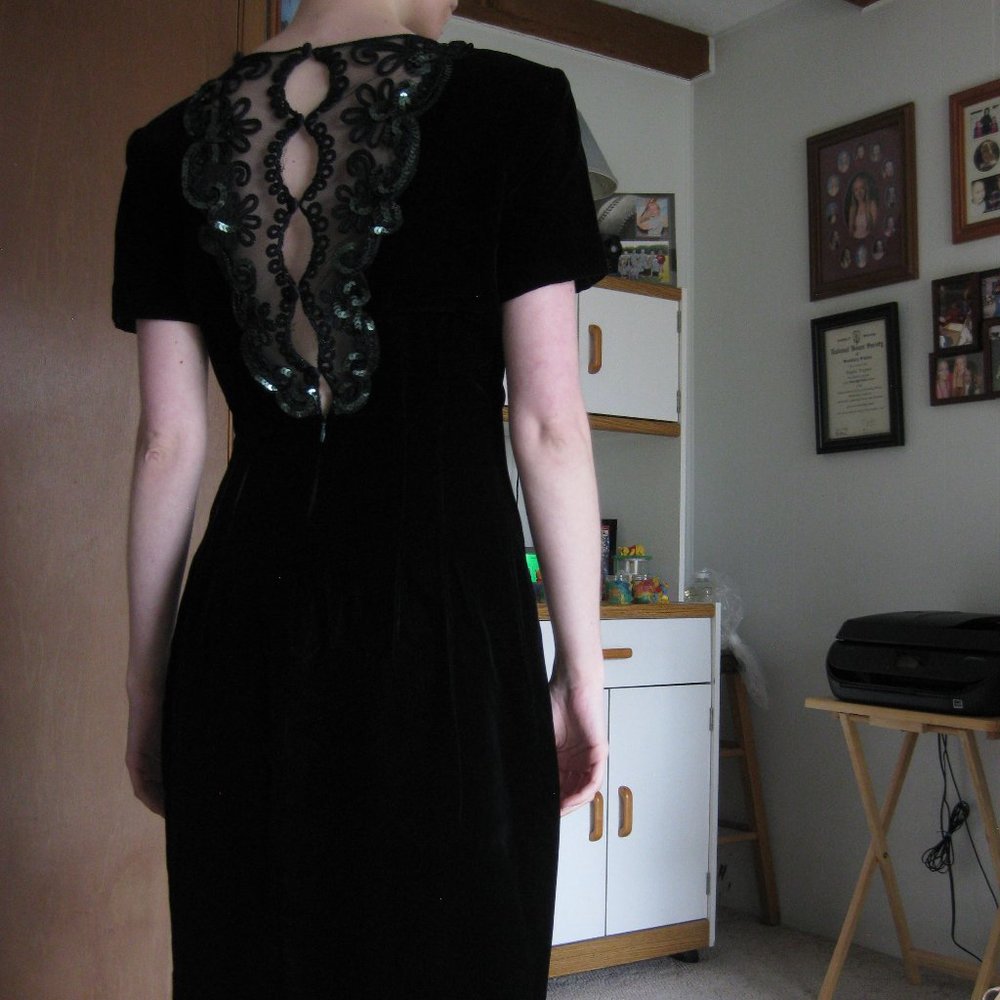 Vintage 90s Maggy London velvet dark green evening gown with lace back